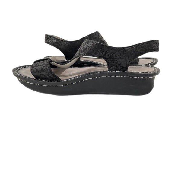 Algeria | Kerri Sandal - Picture 7 of 8